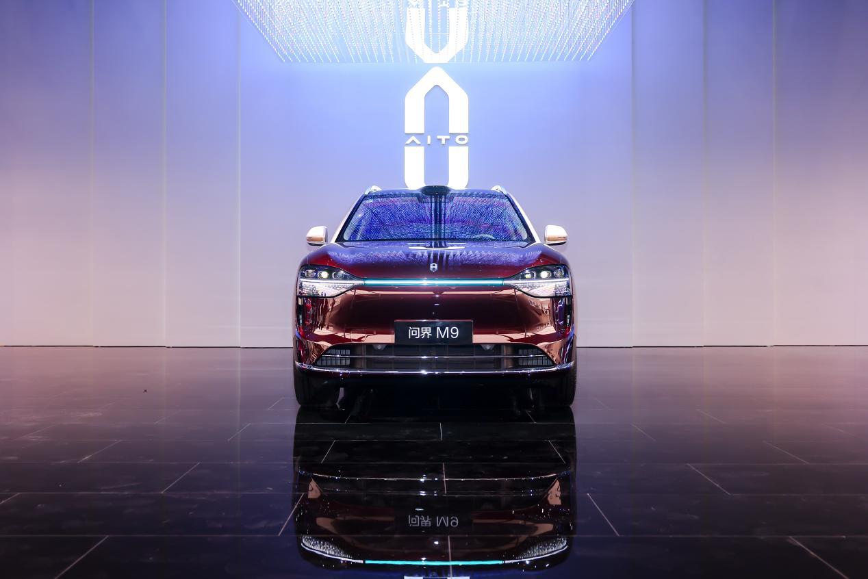 问界M9领跑50万级豪华市场,广州车展揭秘26万交付实力