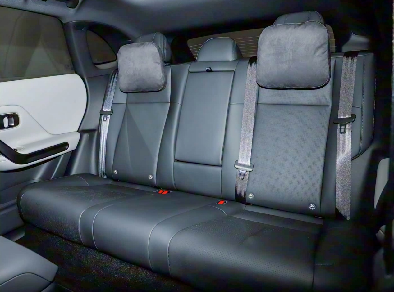 10万级无对手？零跑Lafa5这台电动小钢炮能戳中你吗？