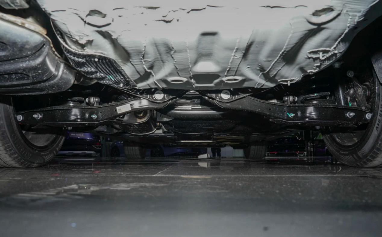 大众速腾S对比速腾L，6AT回归，三大件都不一样