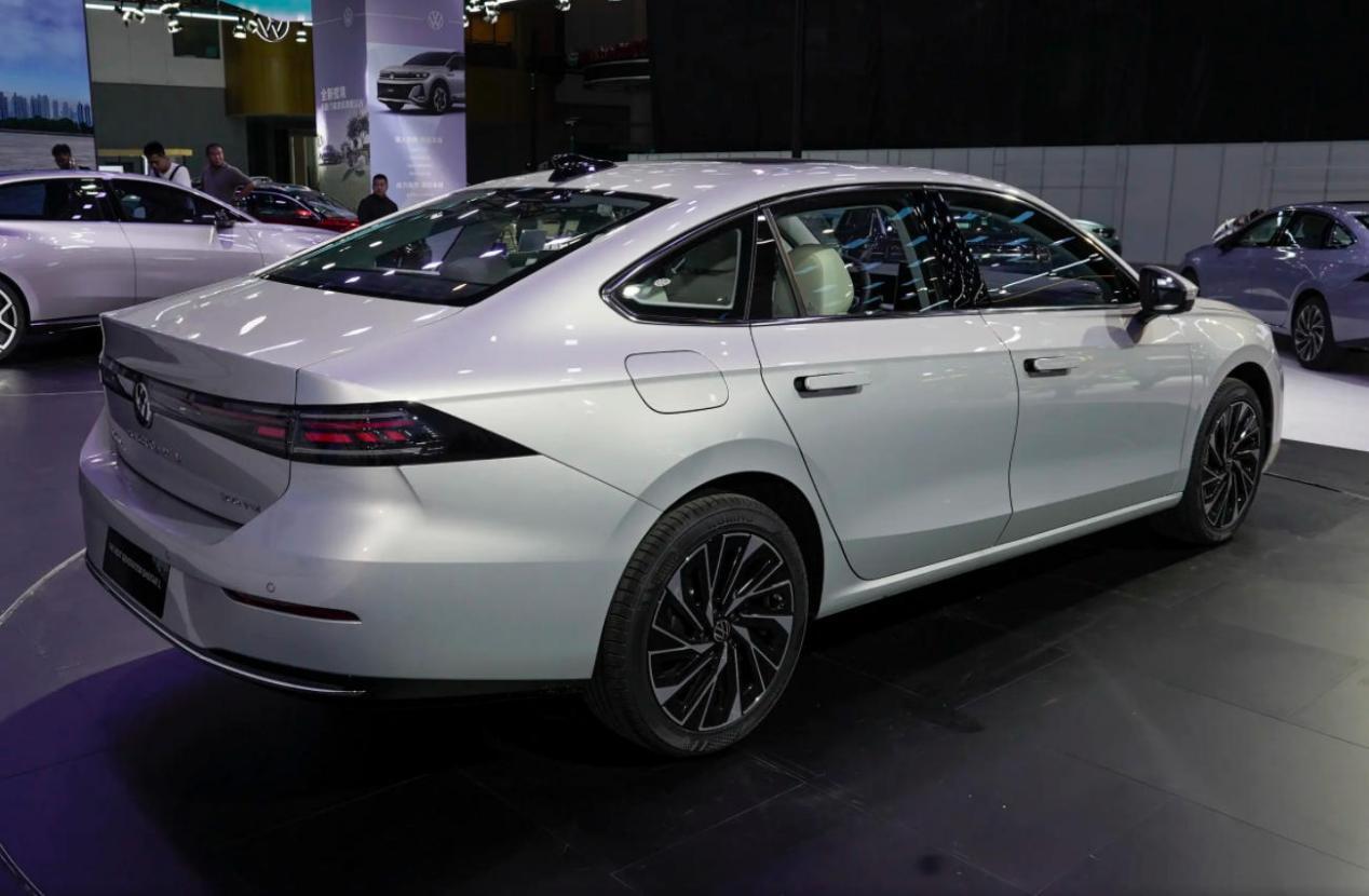 大众速腾S对比速腾L，6AT回归，三大件都不一样