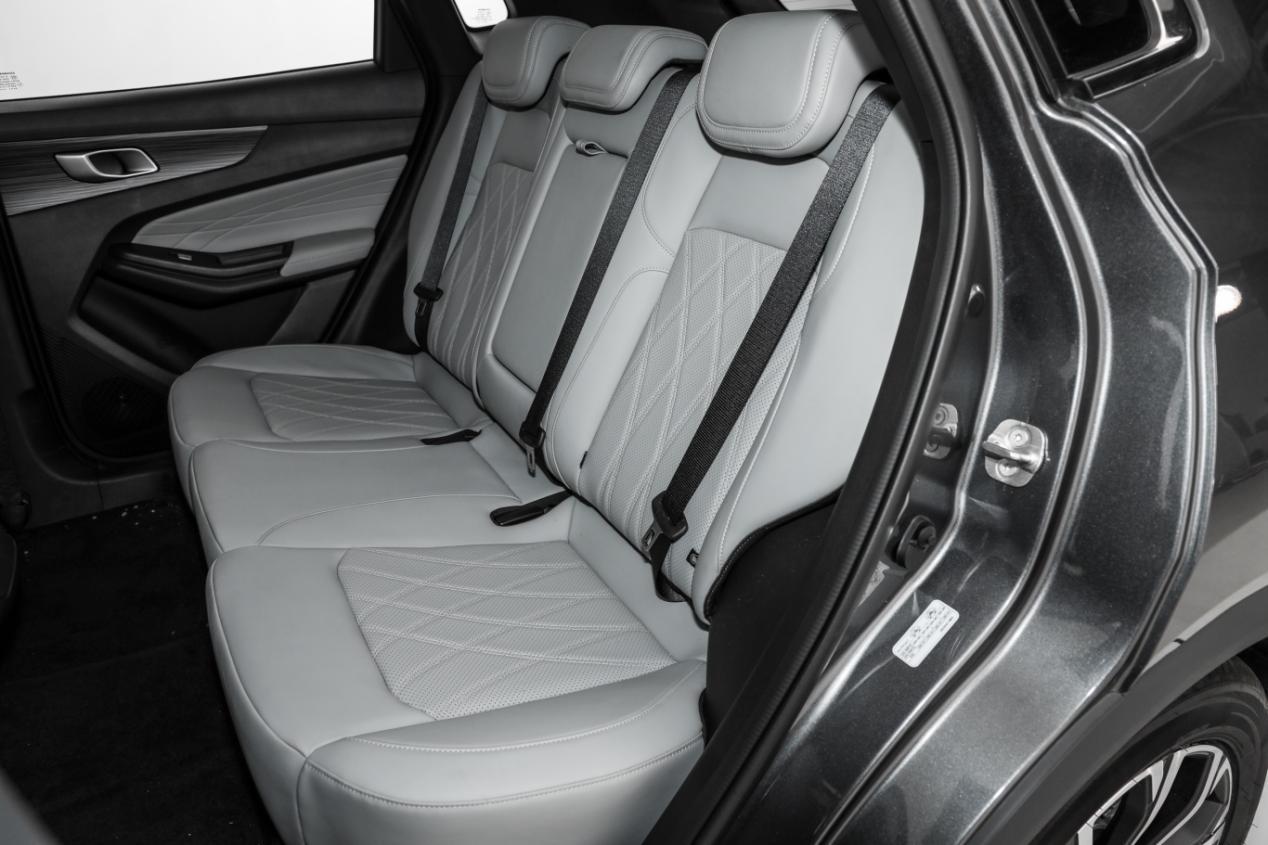 春节渐近，长安启源全新Q05对比元UP，开哪款回家合适？