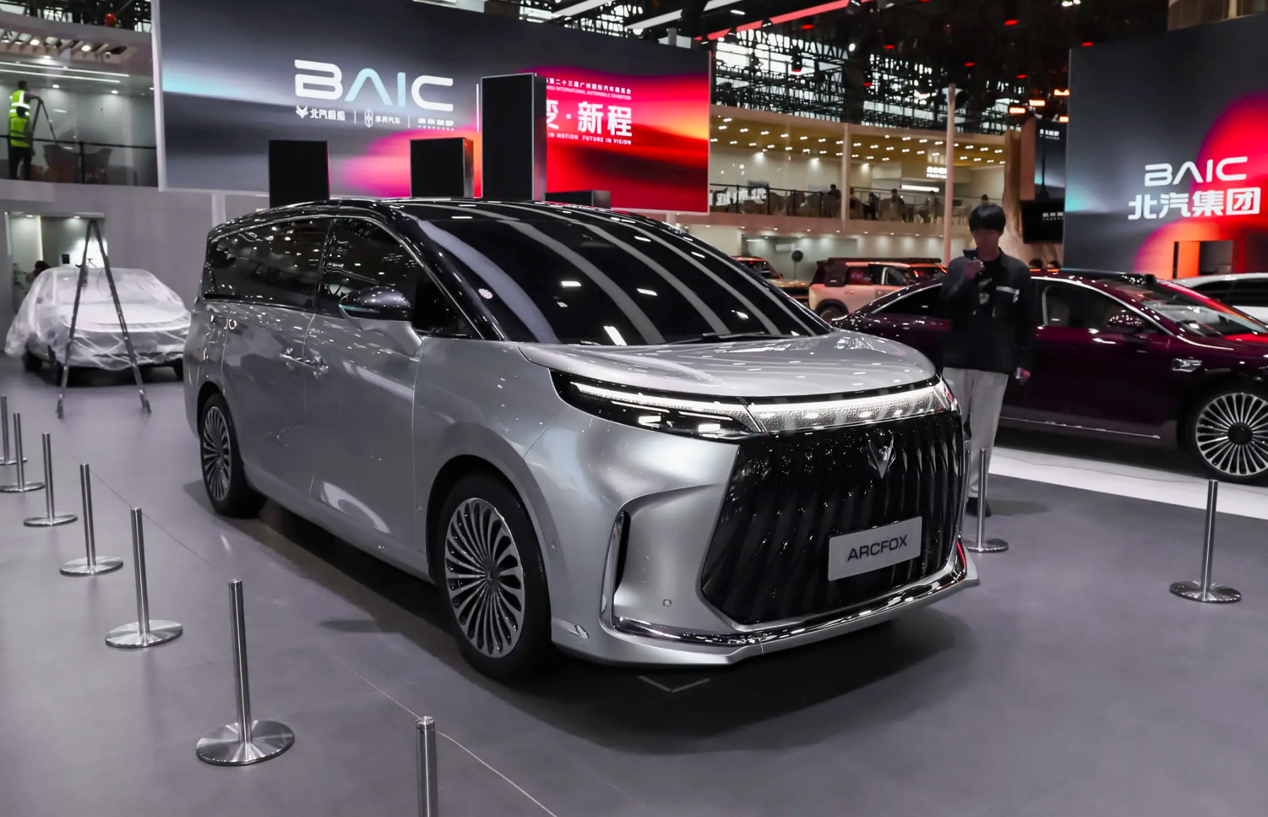 今年MPV圈真热闹！这四款“重磅炸弹”，哪款最对你的味？