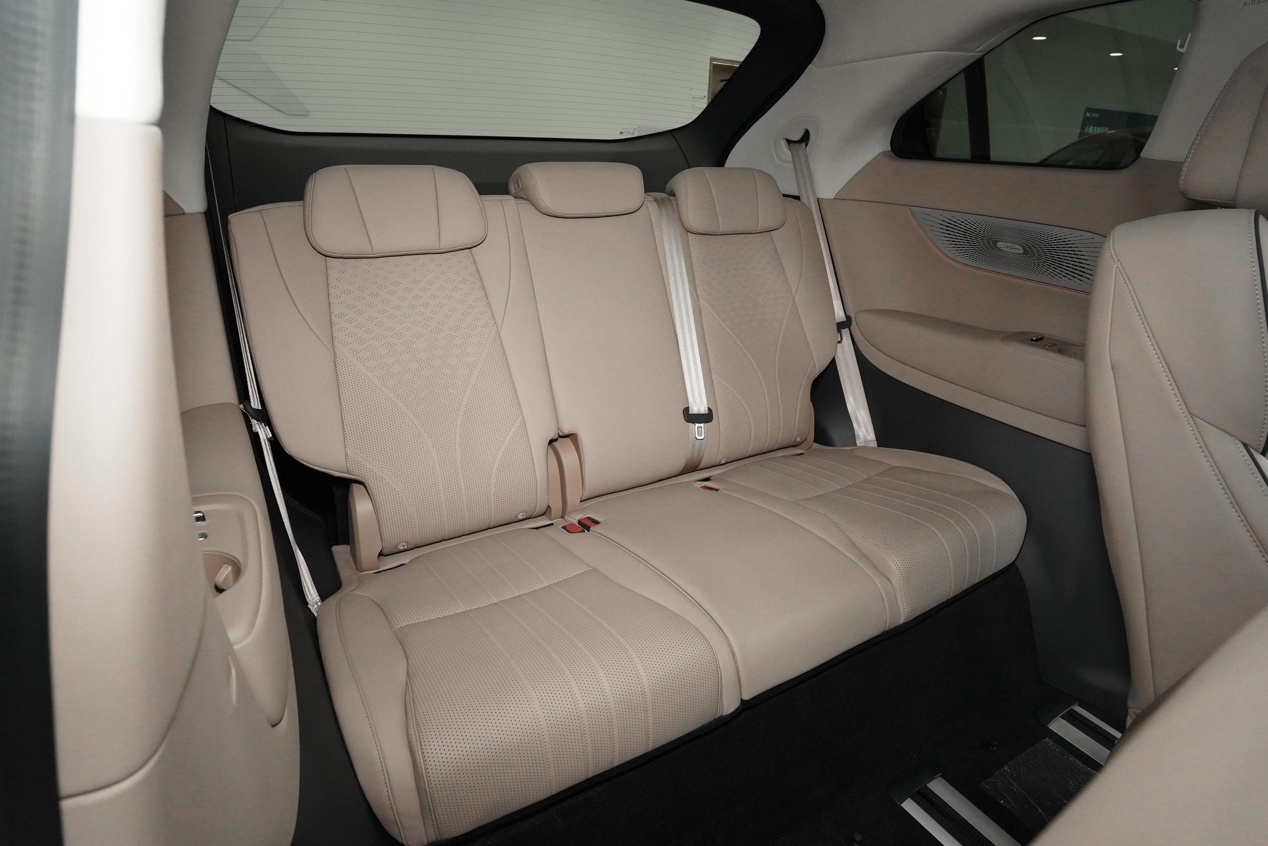 26款小鹏X9纯电版上市30.98万起，第二代VLA落地