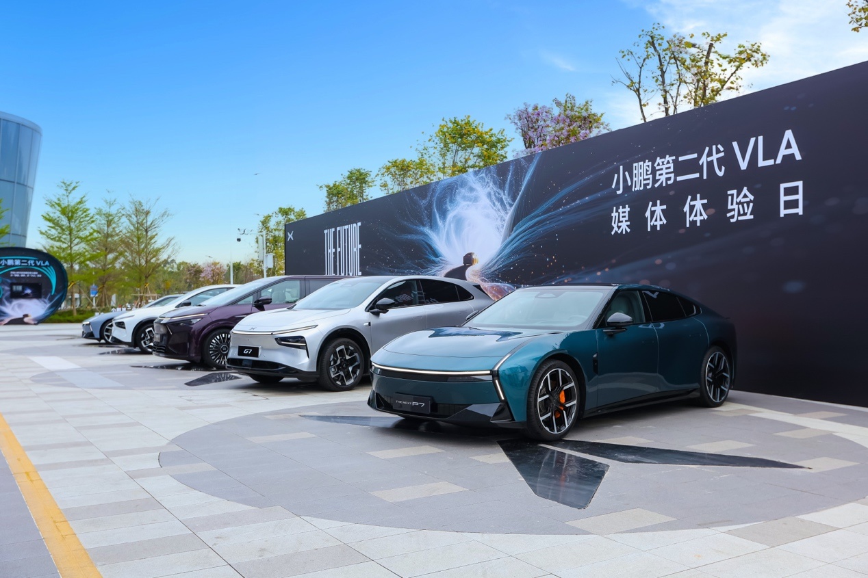 26款小鹏X9纯电版上市30.98万起，第二代VLA落地