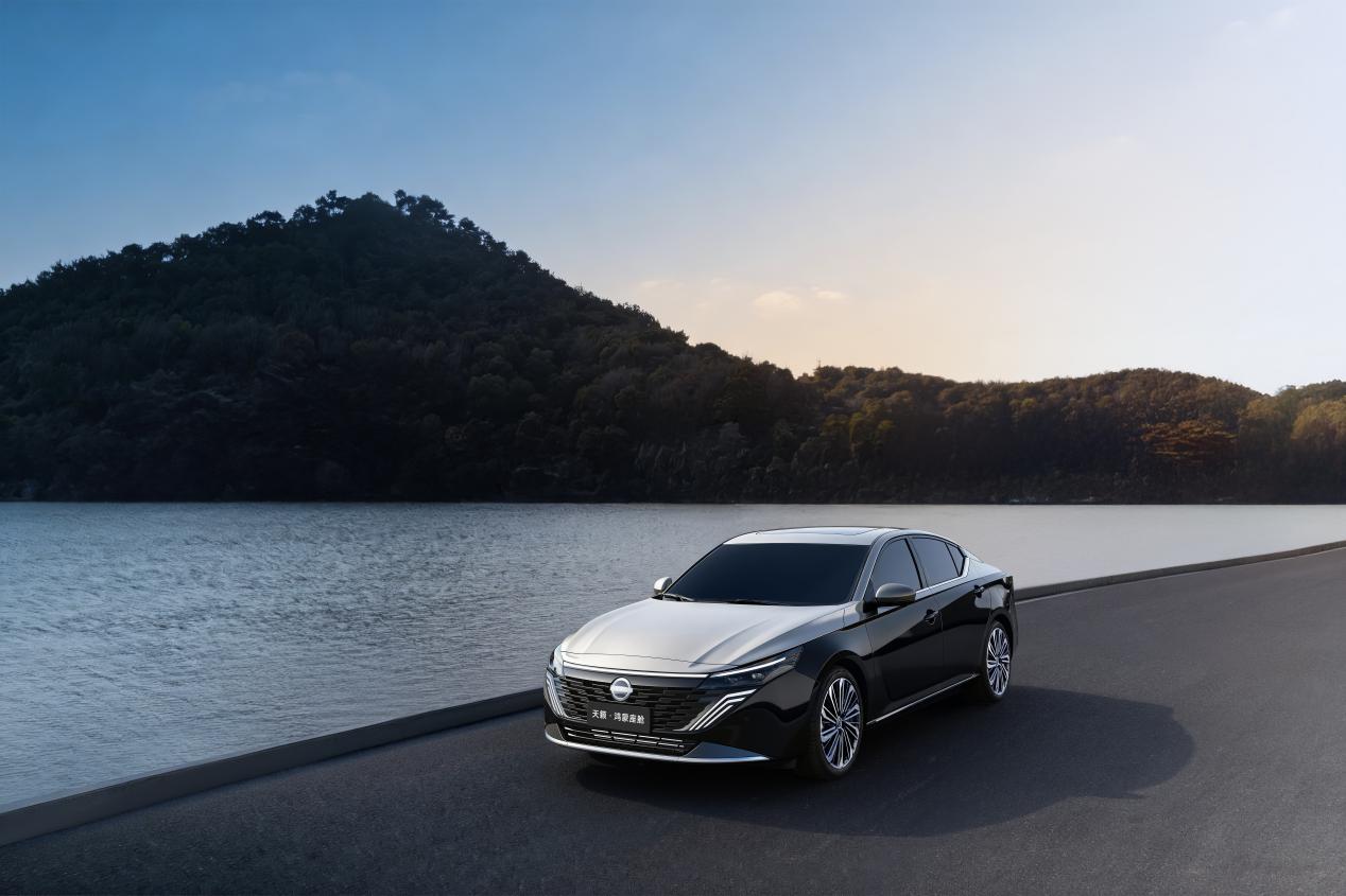 超出预期!鸿蒙燃油车赛道实测