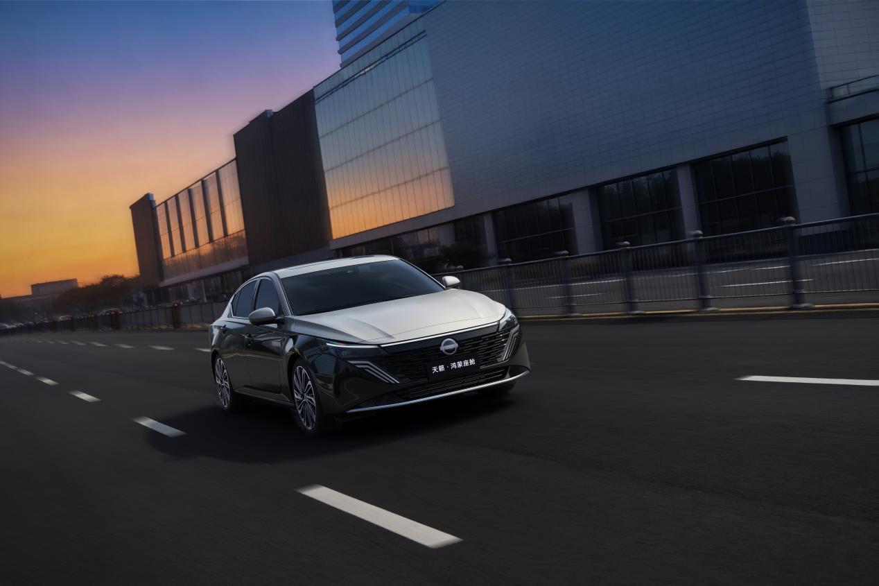 超出预期！鸿蒙燃油车赛道实测