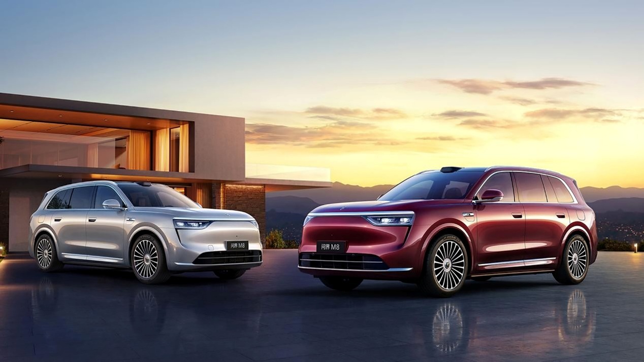 16万家庭的共同选择，问界M8以智慧科技共赴春日之约