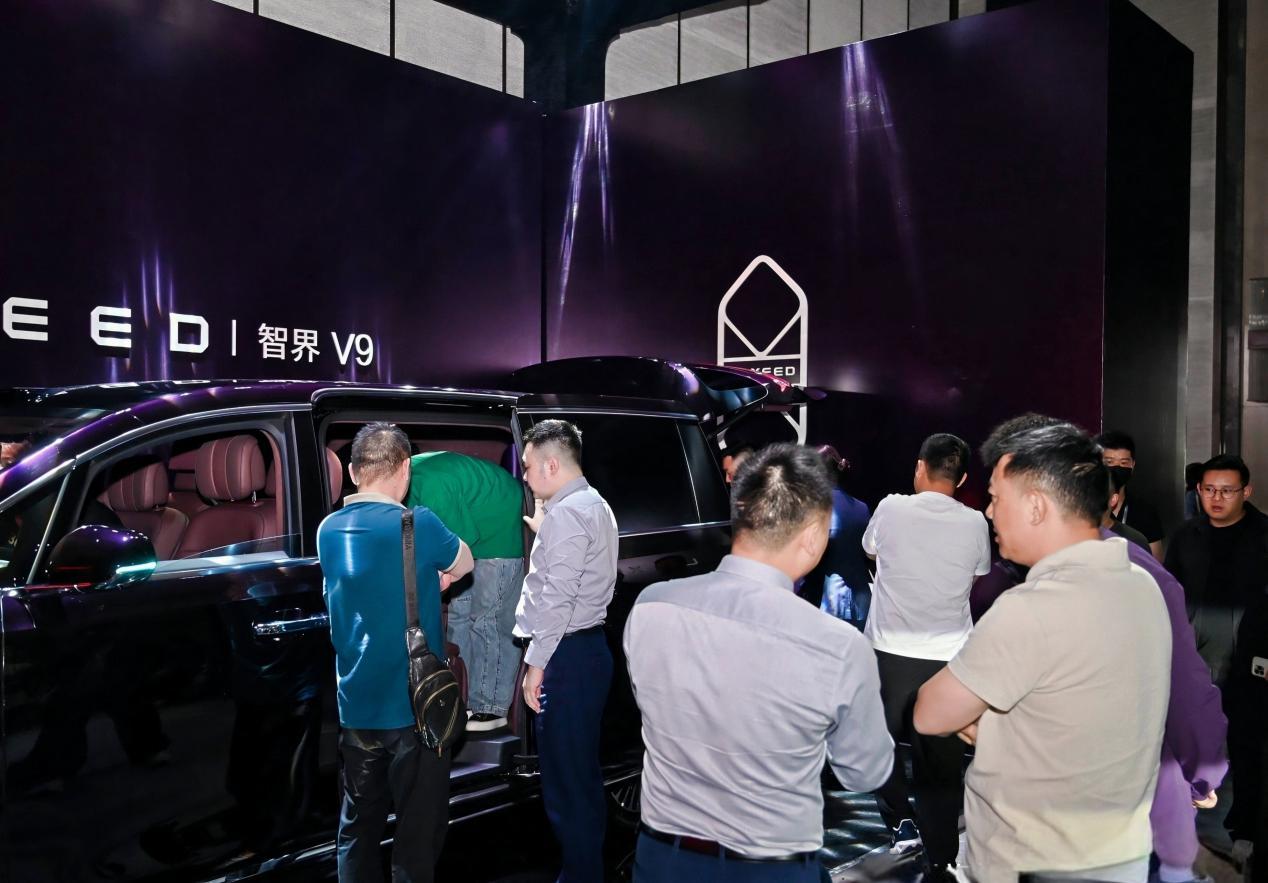 入局即破局 智界V9如何用“六个重新定义”搅动MPV市场