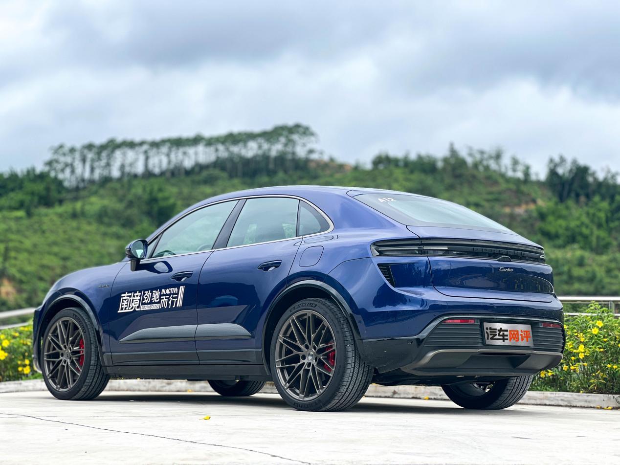 试驾保时捷Macan，3.3秒破百，电动车也能有驾驶信仰
