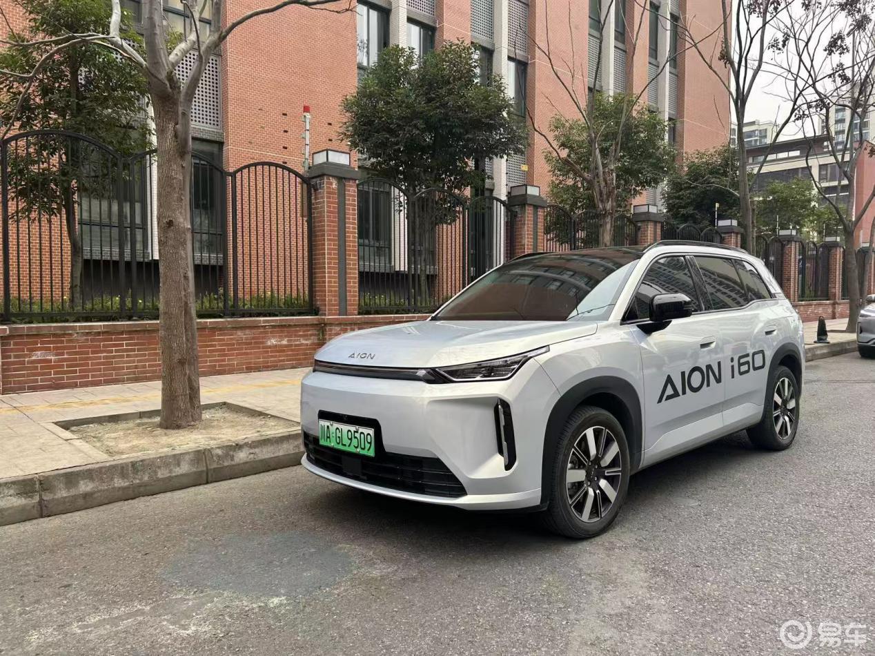 埃安AION i60 vs 银河E5谁能成为全能家庭座驾