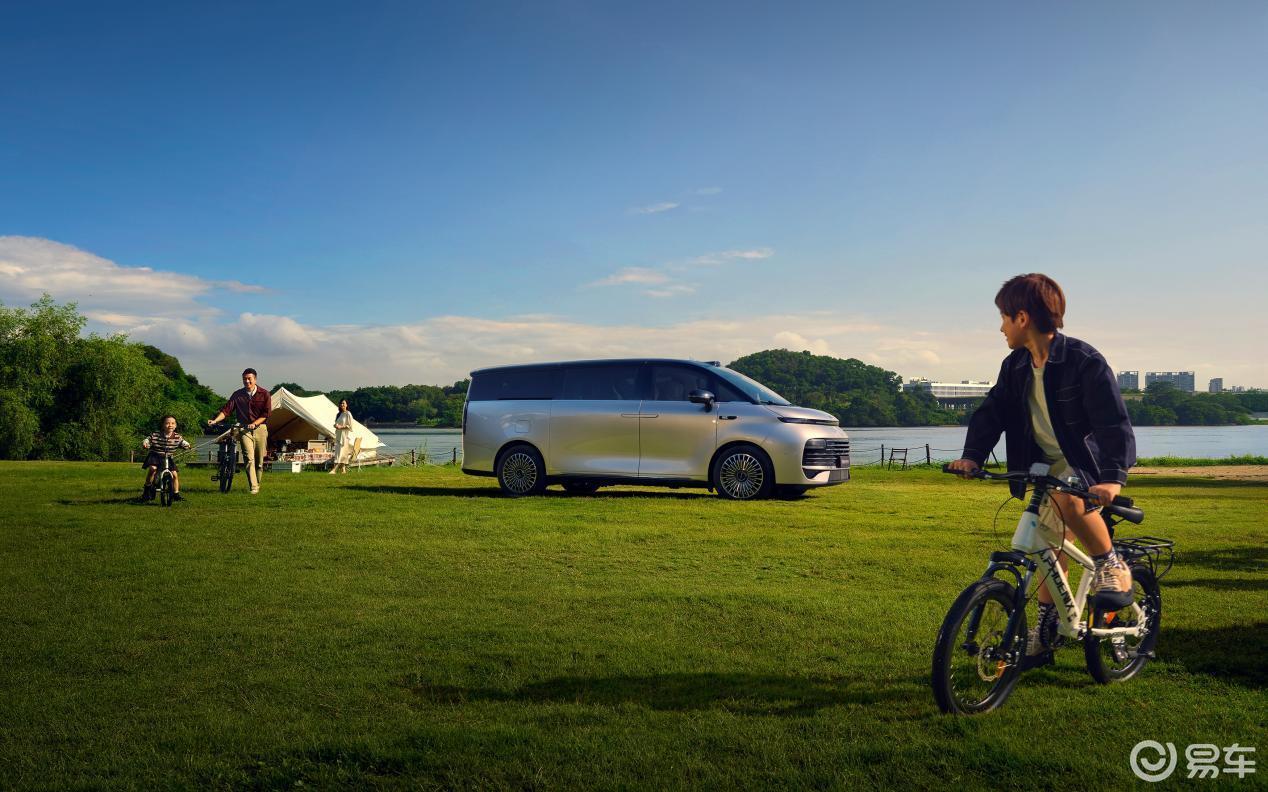 “AI全场景家庭旗舰MPV”吉利银河V900正式上市