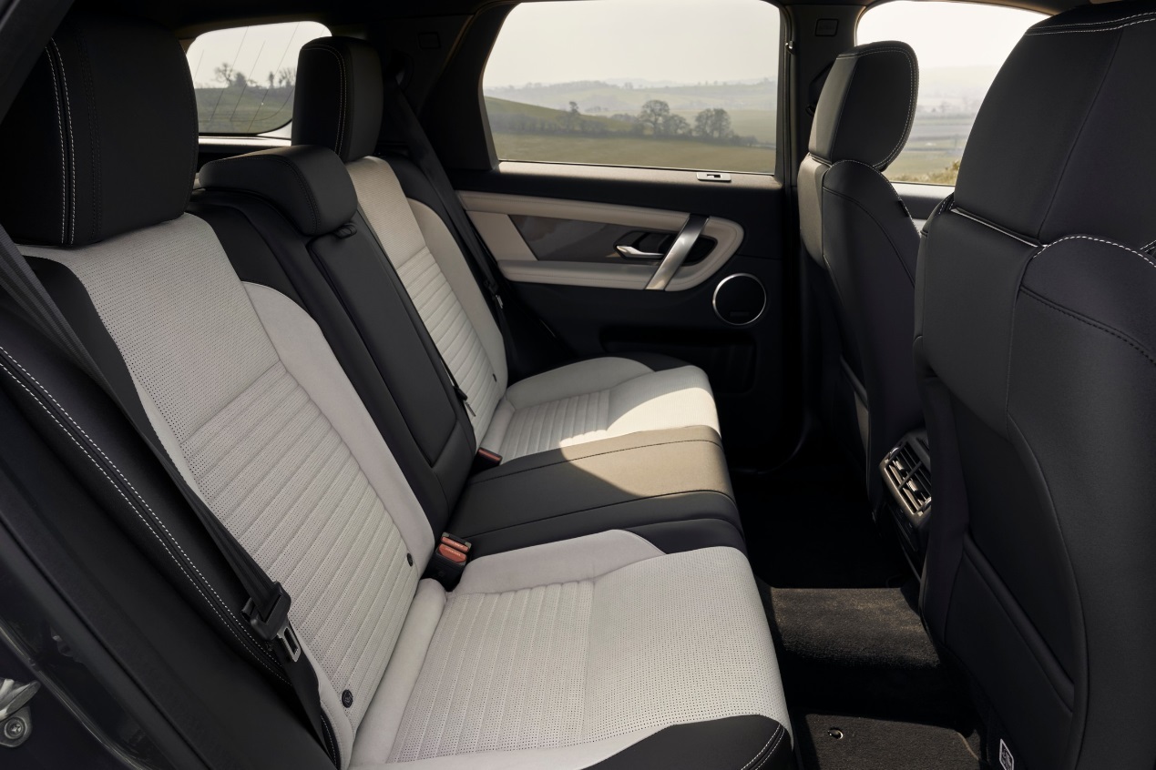 s 和 dynamic se 车型采用 land rover 称之为 duoleather 的内饰