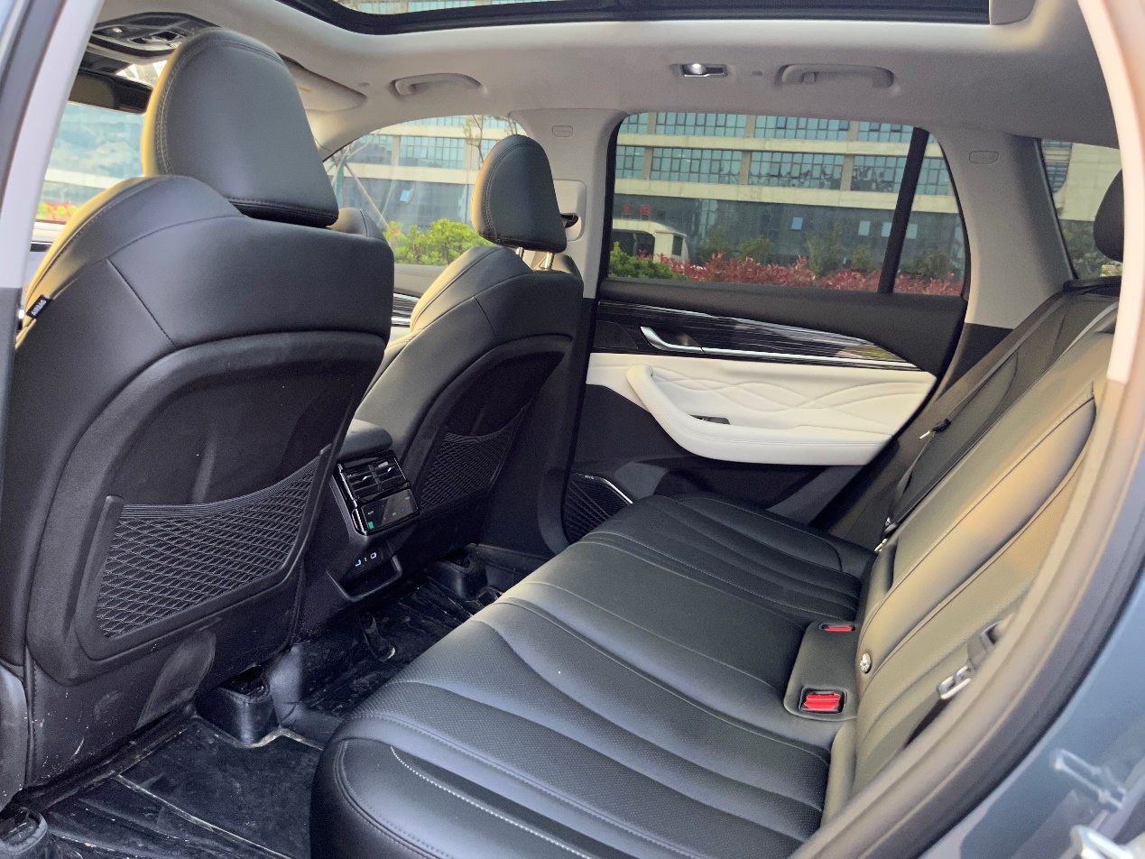 星越l车内的乘坐空间设计大气_易车