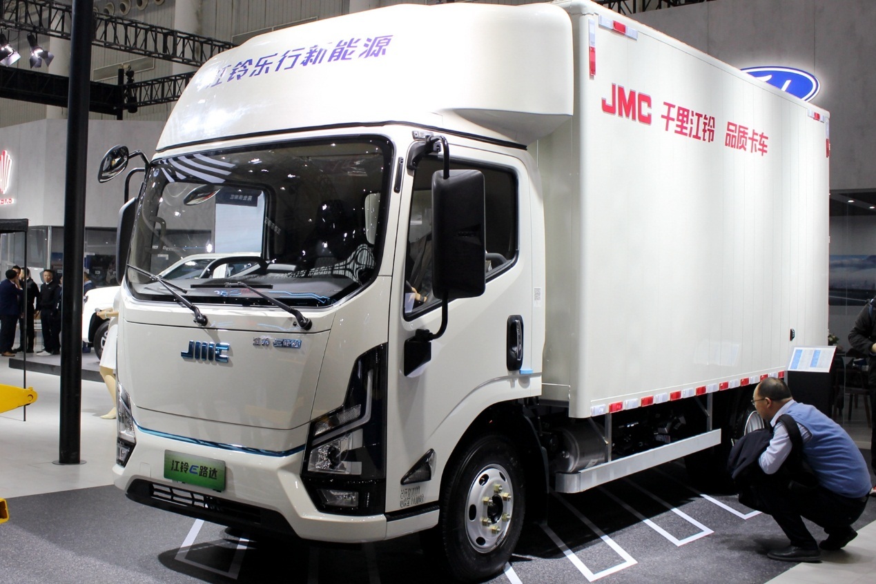 江铃乐行e路达电动轻卡是全球首款采用中置一体化电池包技术_易车