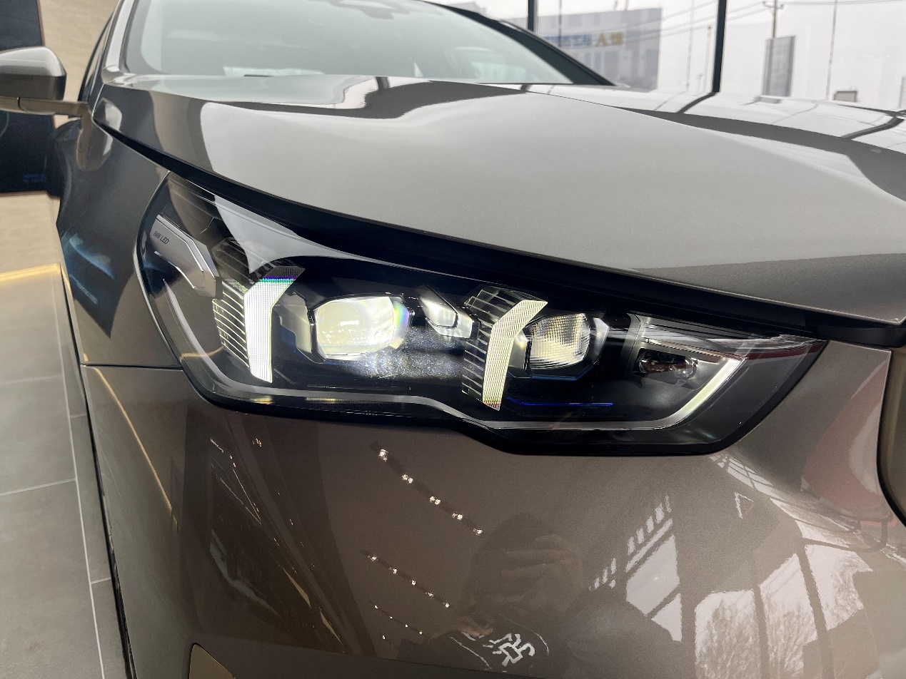 宝马5系这个日行灯宝马依旧称之为天使眼