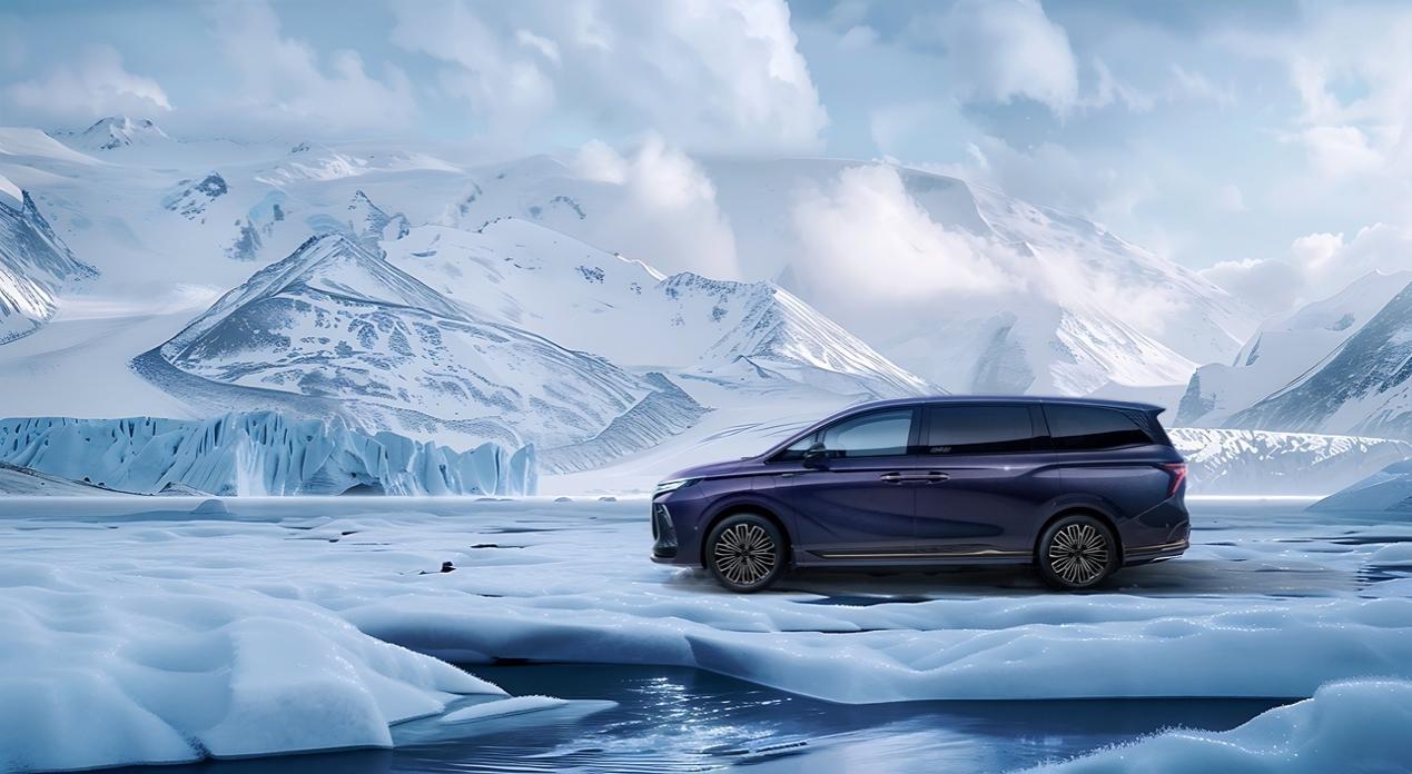 雪山上的汽车  描述已自动生成