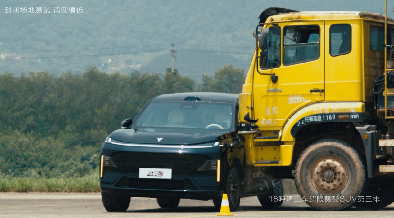 全家出行选大六座SUV！理想L8被深蓝S09打败了？