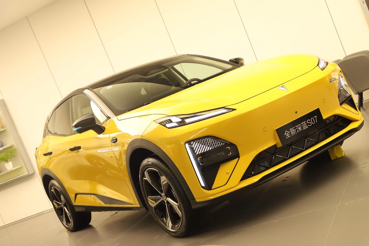 15万级中型SUV之争，全新深蓝S07尚界H5谁值得入手