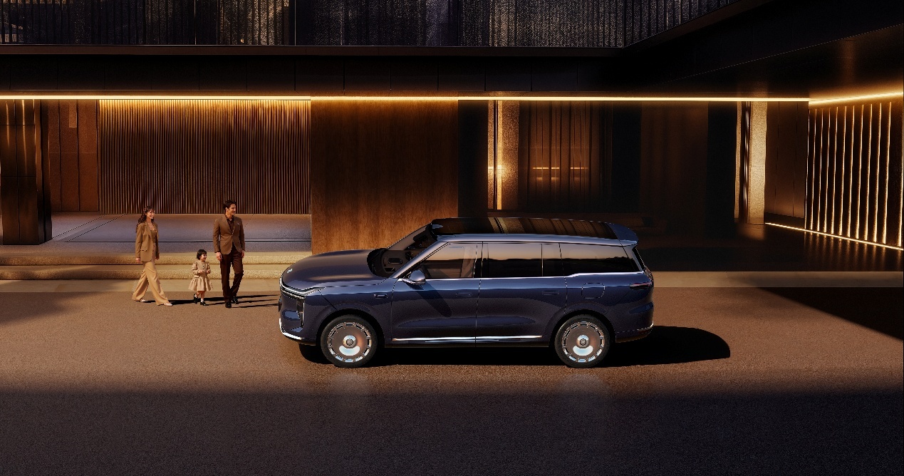 智己LS9大六座SUV 预售价33.69万起