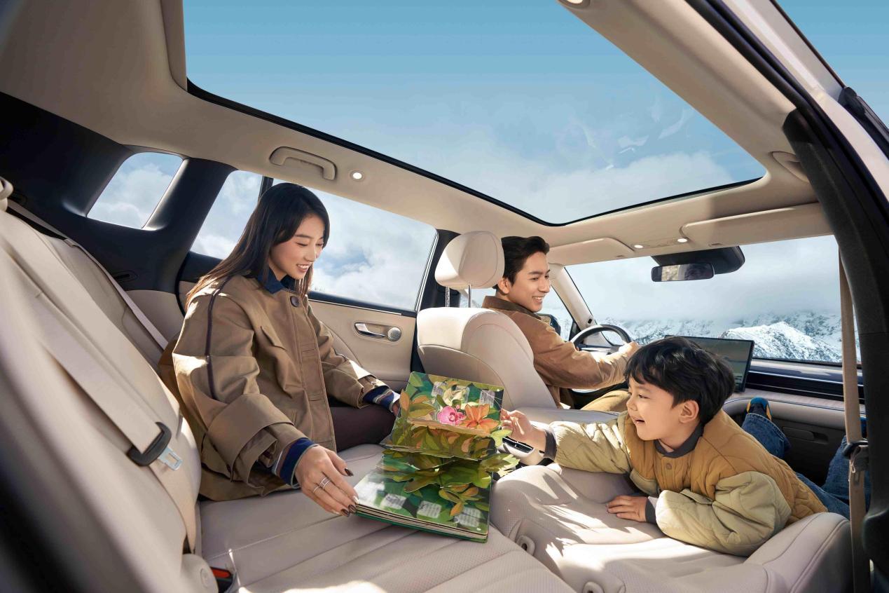 纯电210km综合1240km！埃安i60增程版闭眼入