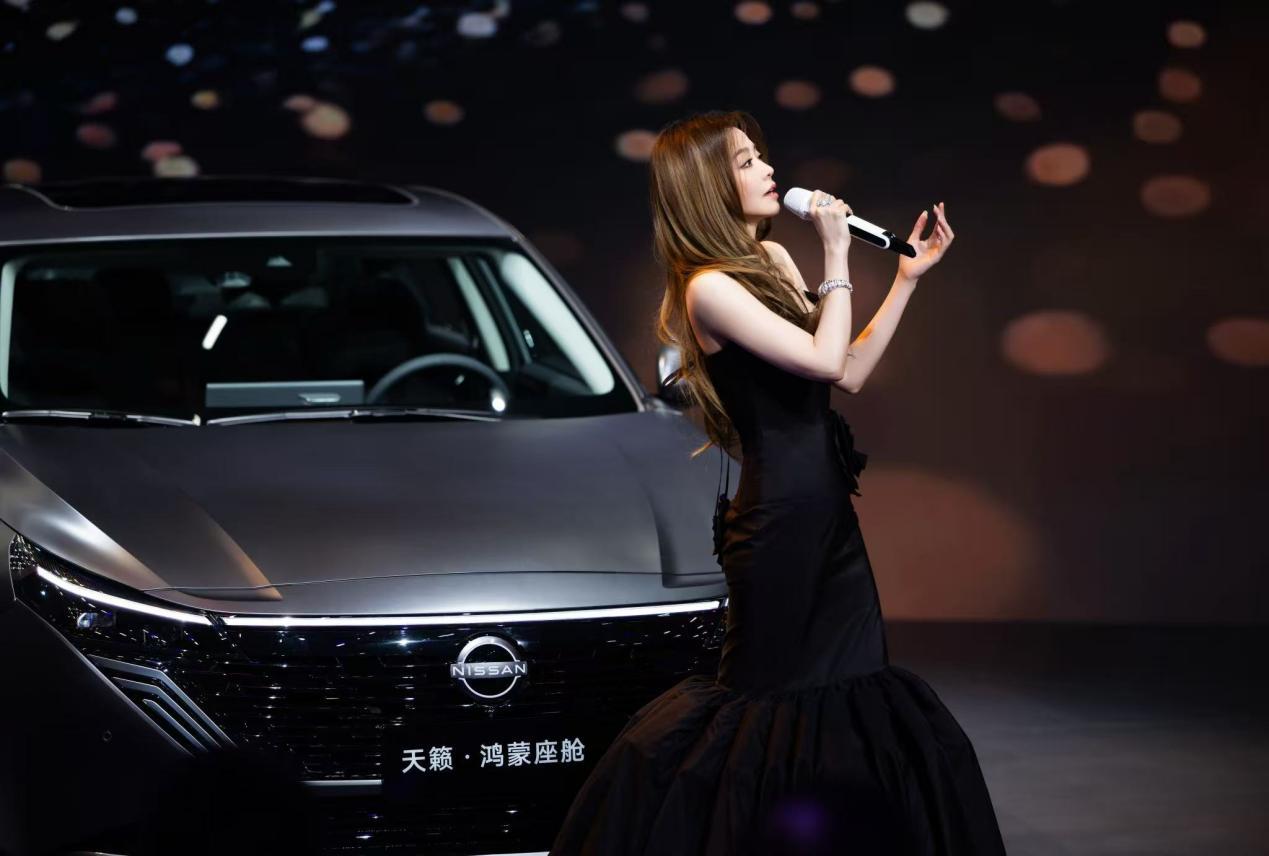 新势力燃油车!东风日产天籁·鸿蒙座舱上市12.99万元起