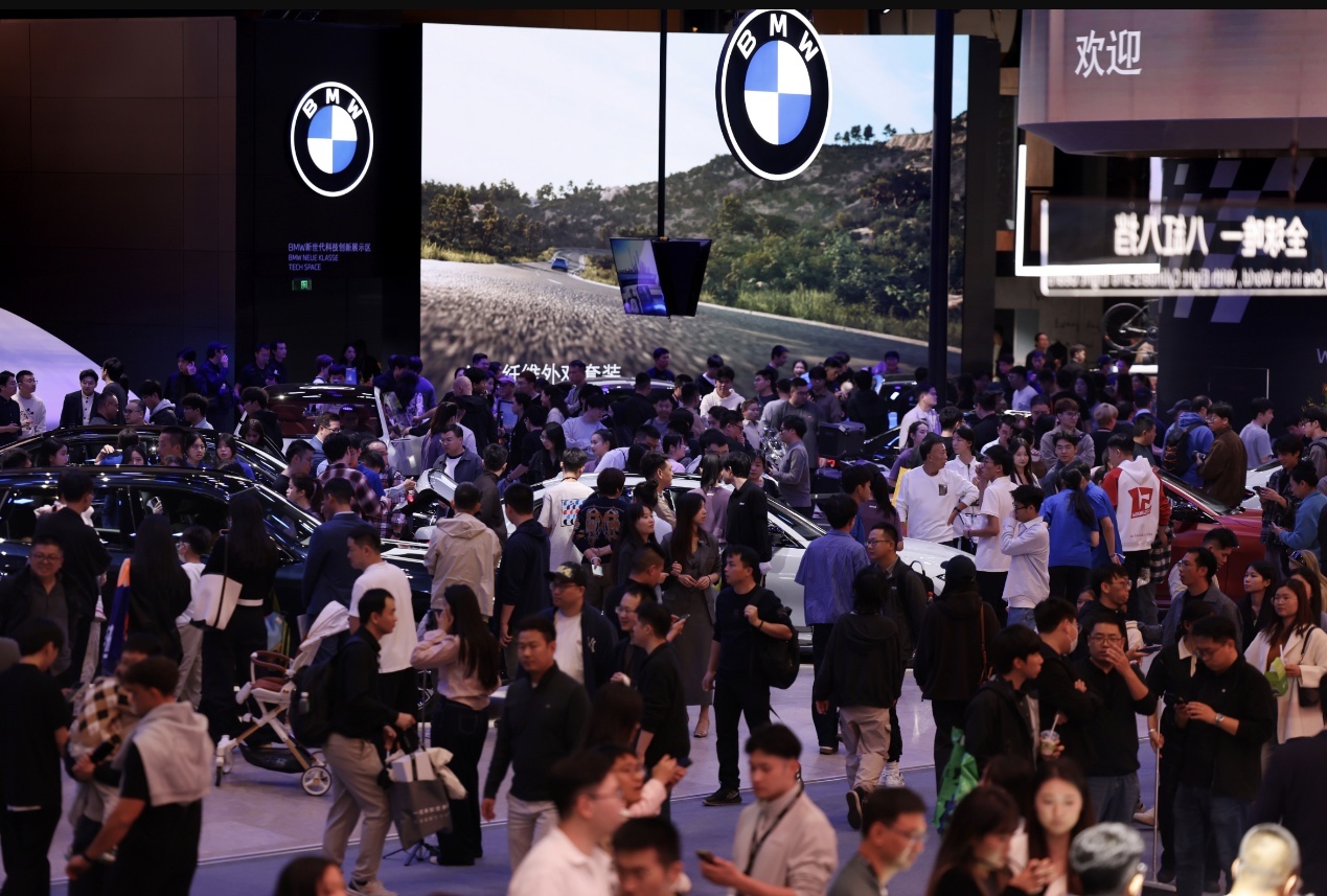 宝马多款拳头产品亮相广州车展，新世代车型明年下半年上市
