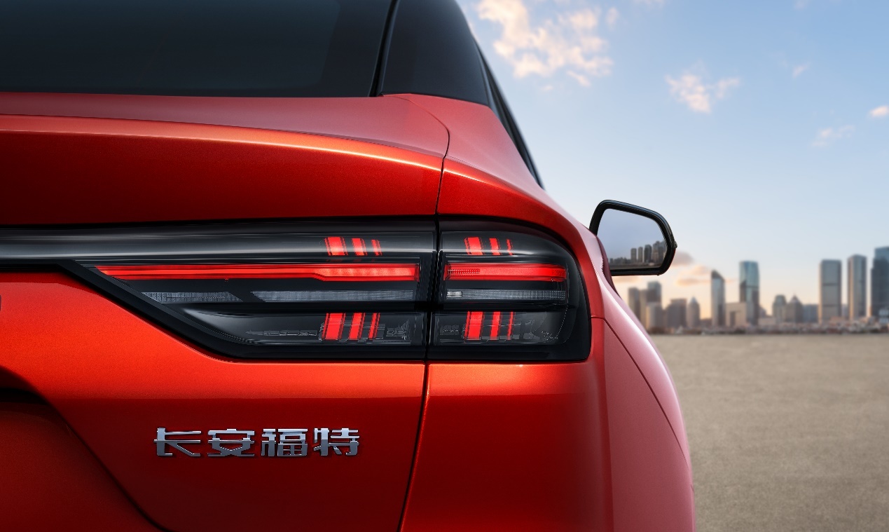 14.98万元起！福特新蒙迪欧拉高同级性能标准