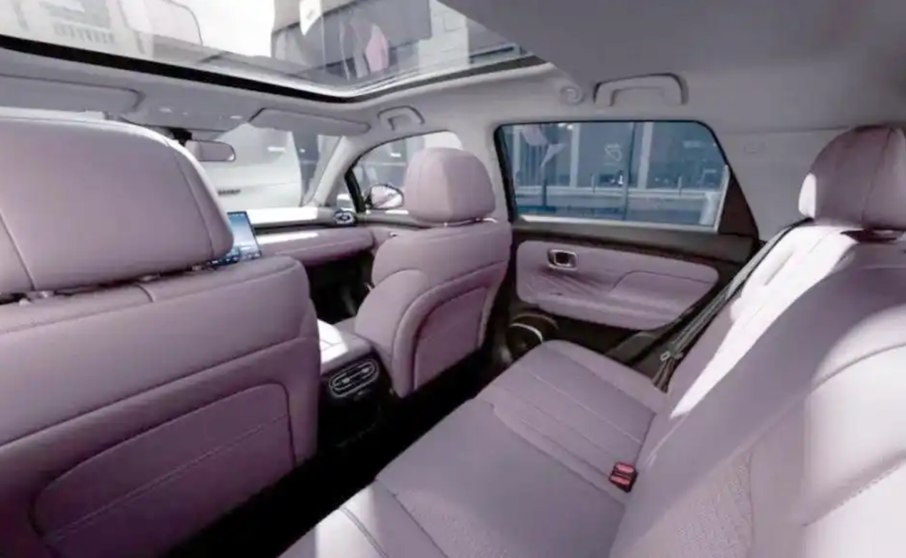 比亚迪海豚 VS AION UT,A 级纯电双卷!