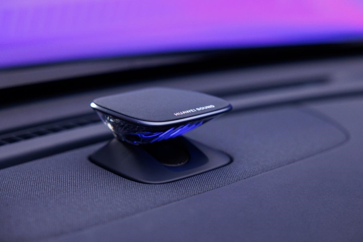 B级车决赛圈!天籁·鸿蒙座舱VS雅阁:谁更值得选择?