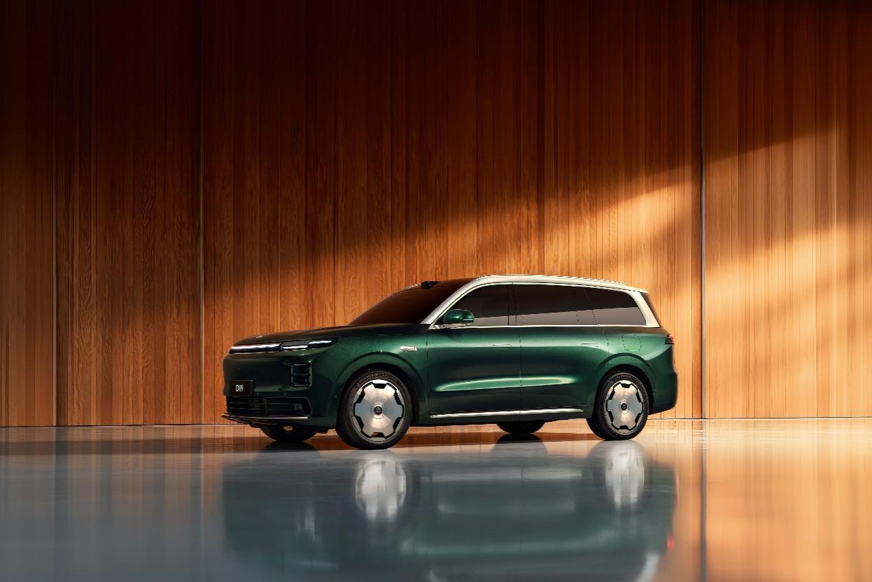 零跑十周年献礼：旗舰SUV D19与MPV D99亮相