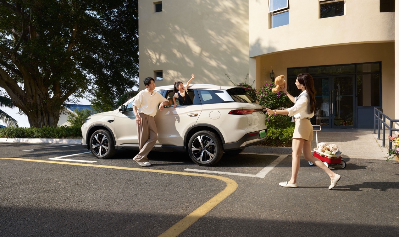 宋Pro再出“王炸”:纯电跑220公里,限时9.98万起