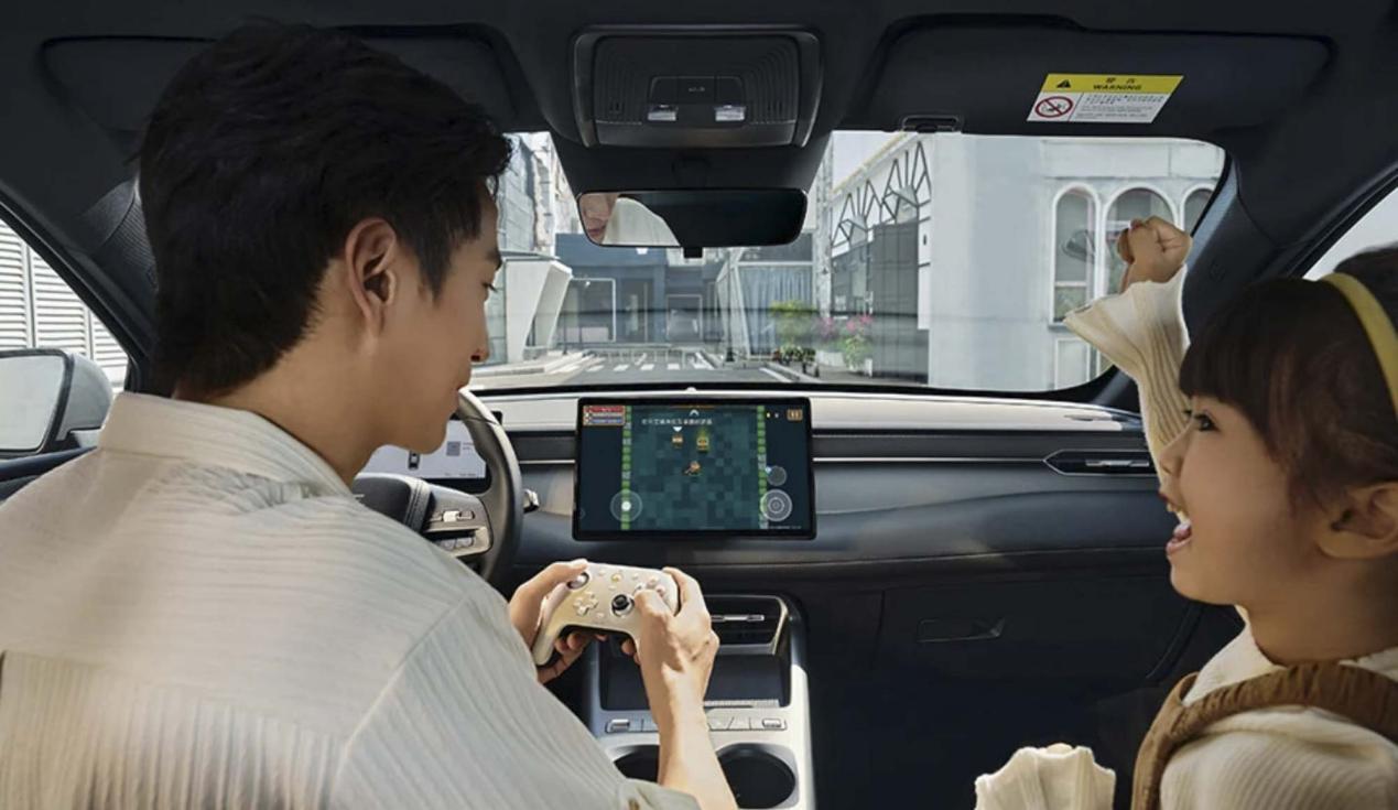 秦家族两新车上市，大电池210公里