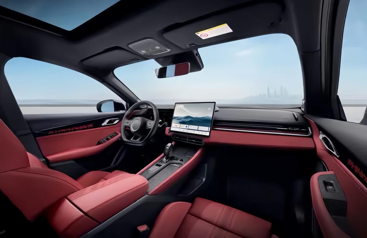 三段可调碳纤维尾翼加持，领克03大尾翼版官图发布