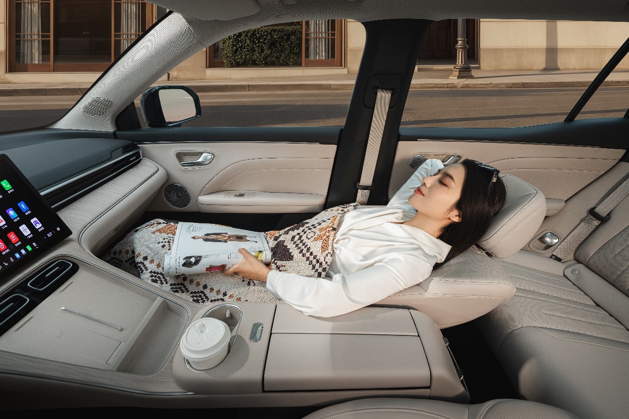 10万块能买210km纯电续航,埃安i60马到成功版来了