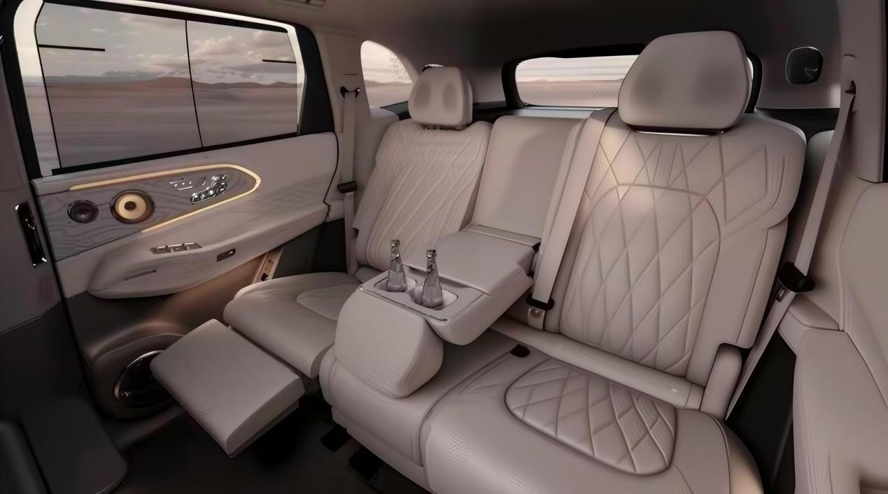 极氪8X内饰全球首发，900V架构大五座布局，16日预售