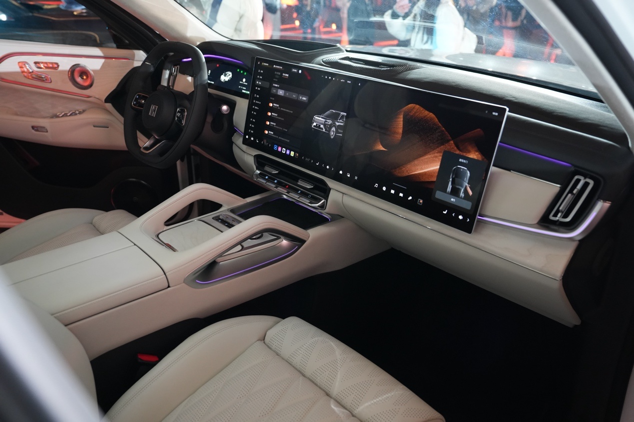 价格香吗？极氪8X预售37.68万元起，2.0T插混动力