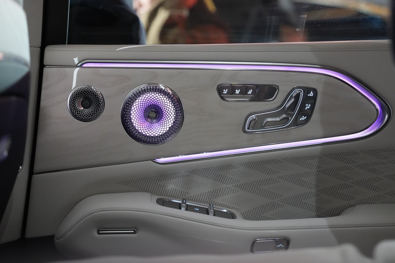 价格香吗？极氪8X预售37.68万元起，2.0T插混动力