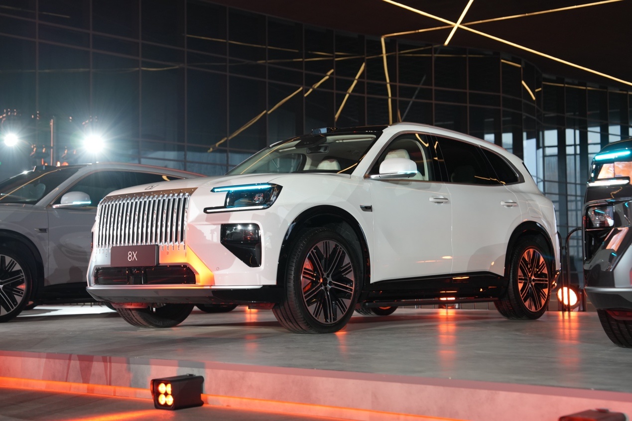 价格香吗？极氪8X预售37.68万元起，2.0T插混动力