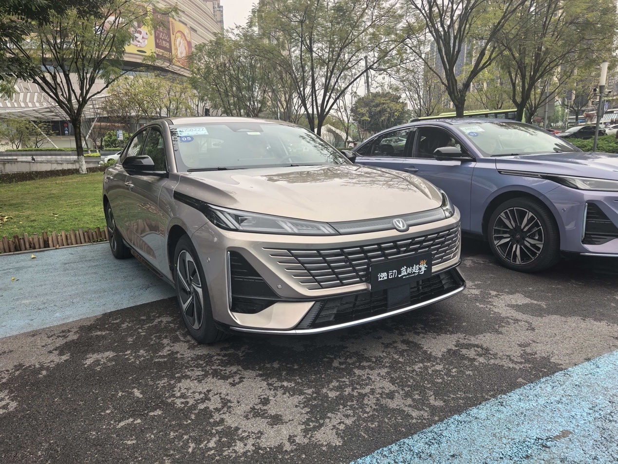 油耗2.5L还不用充电,长安送给日系车“最后一击”?