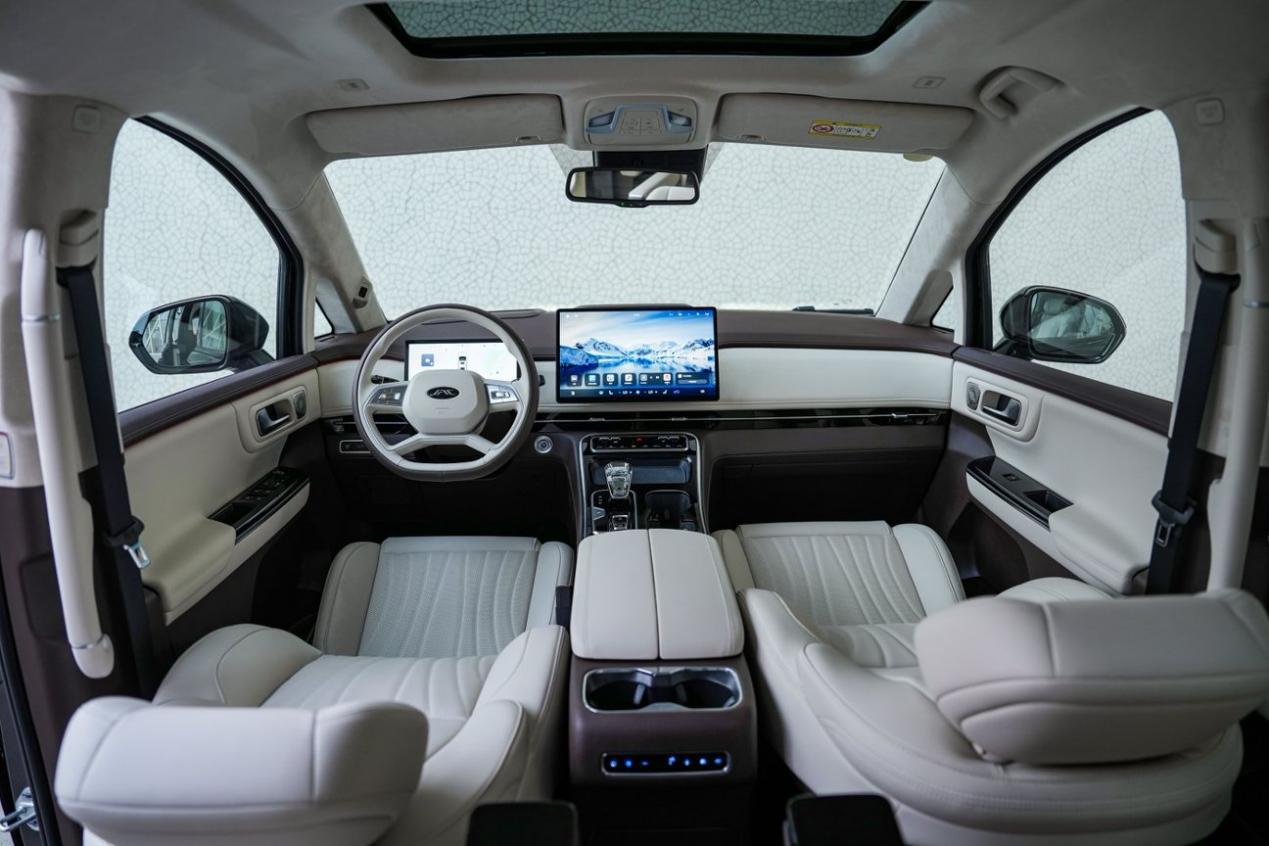 瑞风RF8悦享系列上市 重塑20万级MPV价值标杆