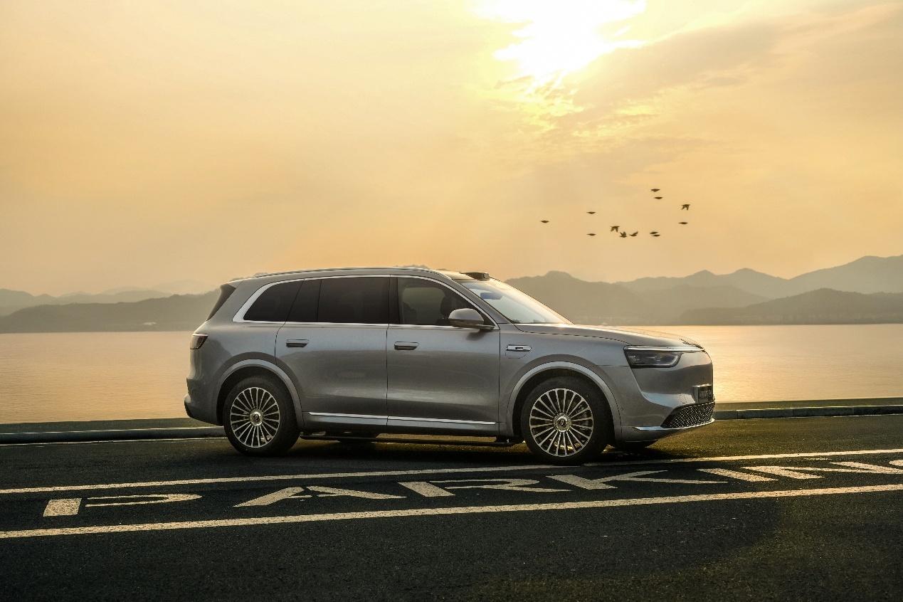 搭载896线激光雷达,问界M8纯电版续航最高705km