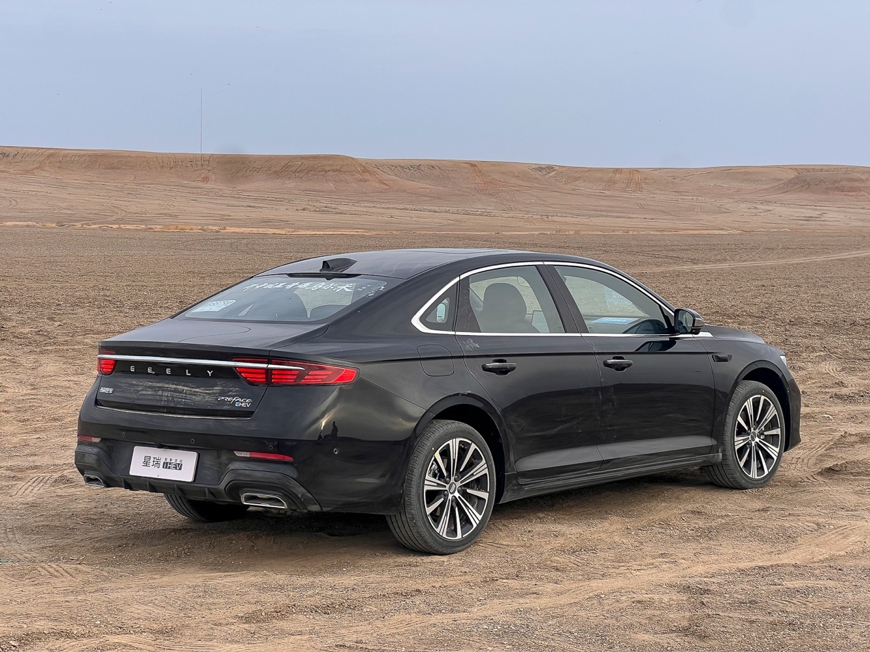 在乌尔禾的烈风里，我试了试中国星i-HEV的“成色”