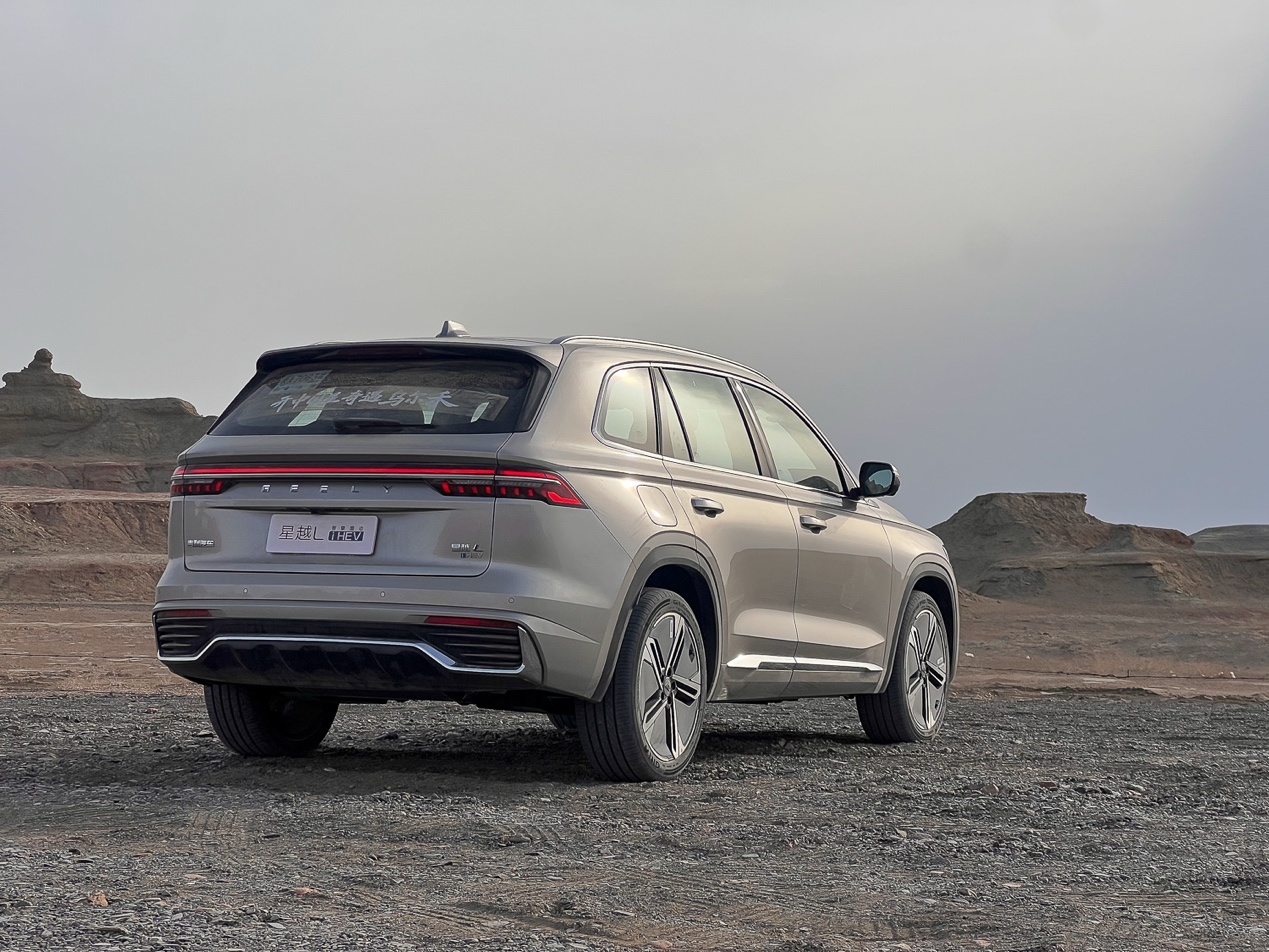 在乌尔禾的烈风里，我试了试中国星i-HEV的“成色”