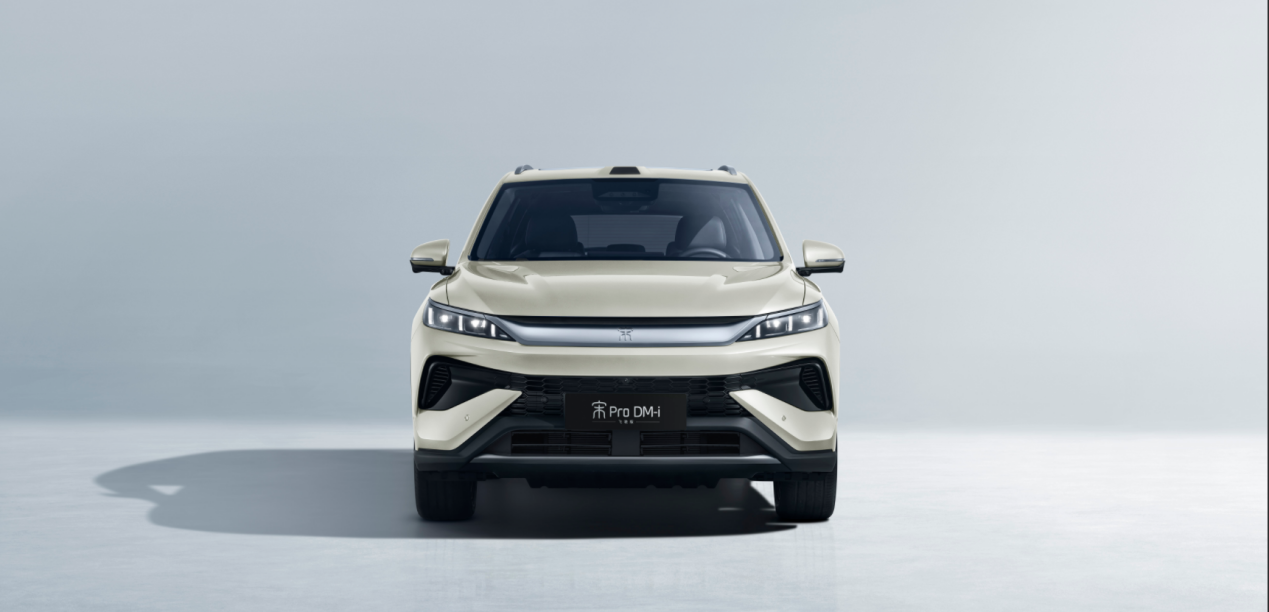 震撼！9.99万起的宋Pro DM-i飞驰版配置炸裂