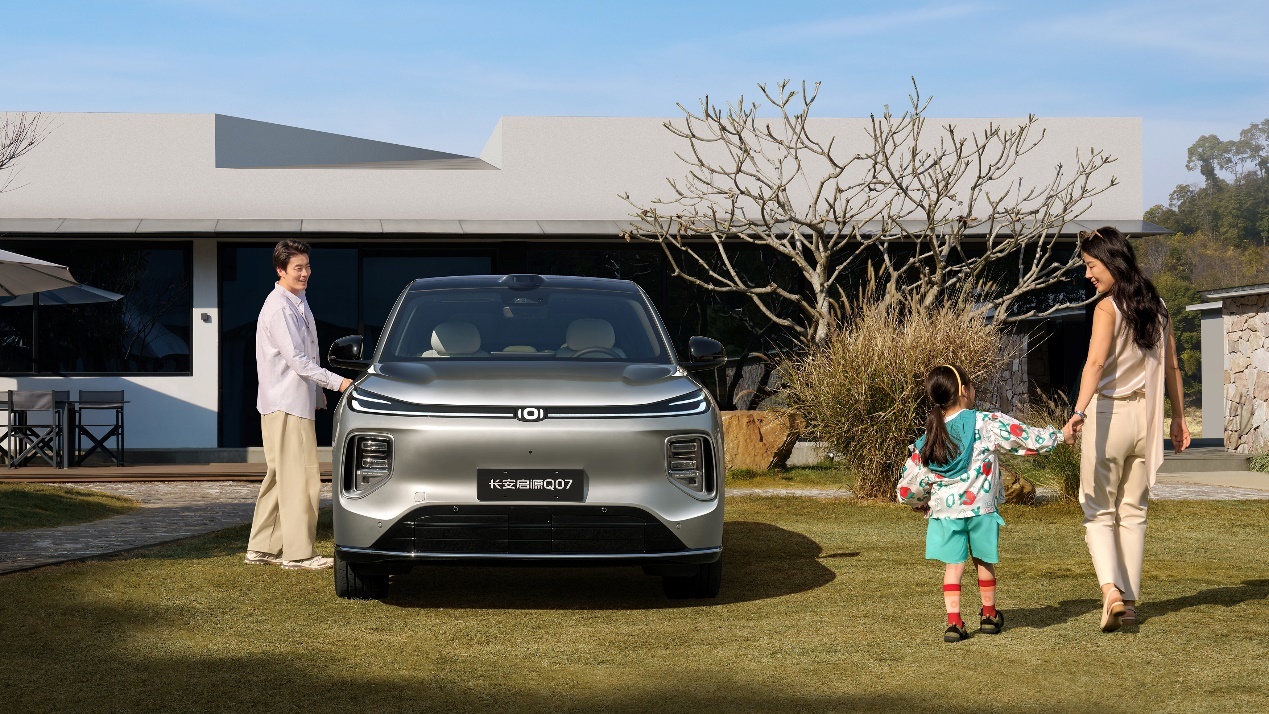 为什么从空间对比来看，启源Q07就堪称家用插混SUV首选