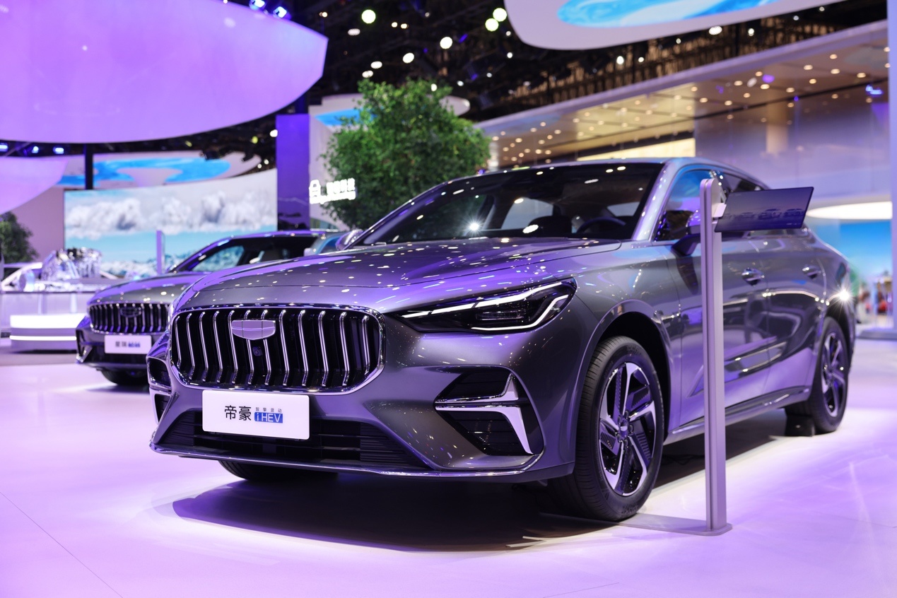 吉利第5代帝豪i-HEV混动首秀，将国民家轿拖入2L时代