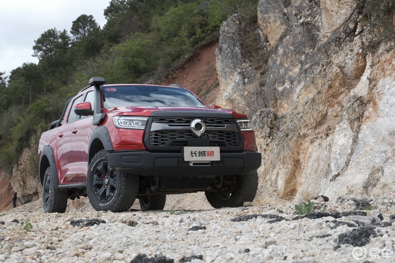 原厂三把锁再加越野套件长城炮越野皮卡正式上市新车