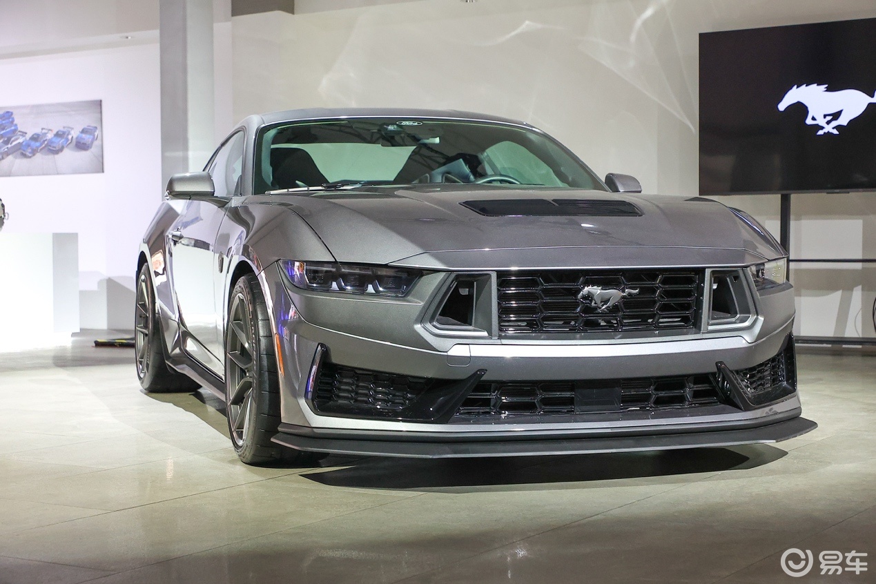 福特Mustang Dark Horse：真正的性能猛兽_易车
