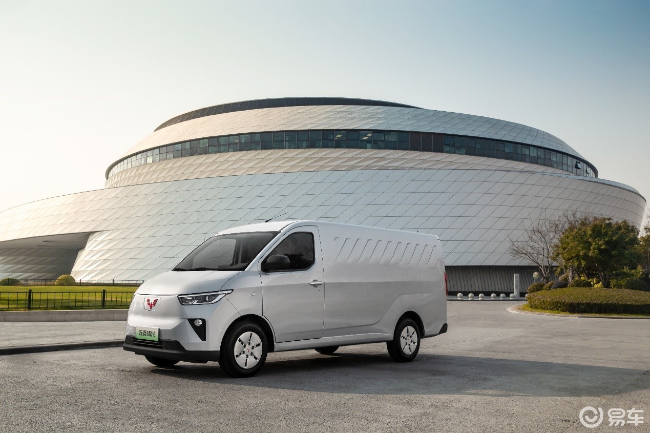 首款搭载该电池的新能源商用车五菱扬光也在1月31日亮相