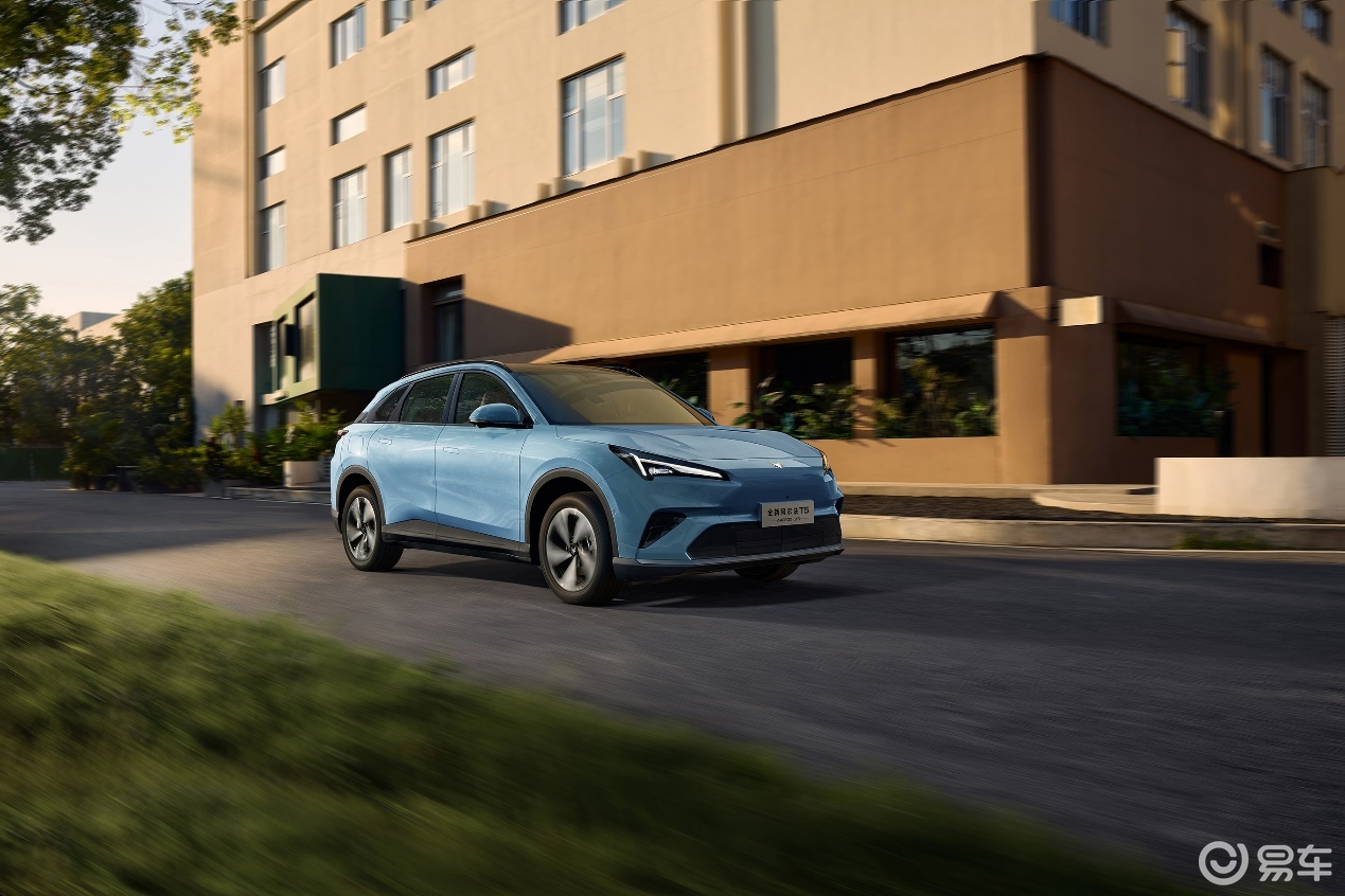 10.98万起售，全新极狐阿尔法T5上市